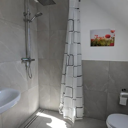 Moderne Gaestezimmer Und Auf Dem Heskeshof Fogadó